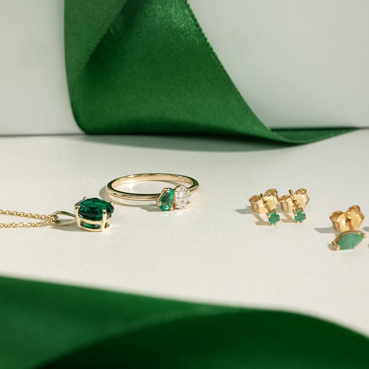 Zásnubný prsteň Toi et Moi so smaragdom a moissanitom Calvin 120352