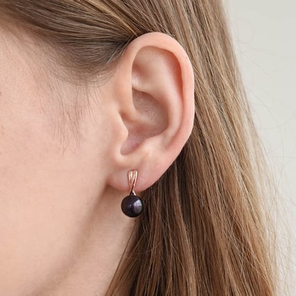Náušnice s čiernymi perlami Kalpana