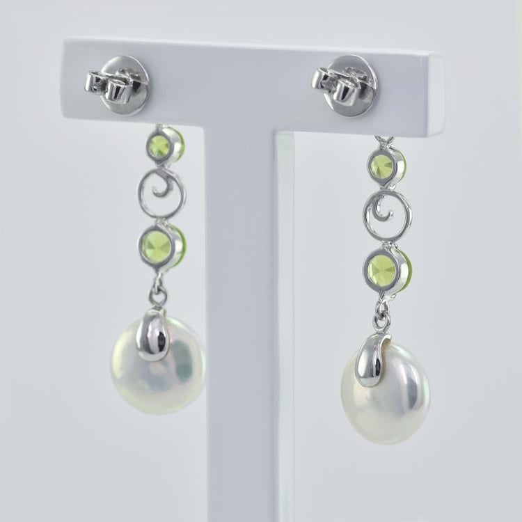 Visacie náušnice s perlami 2311