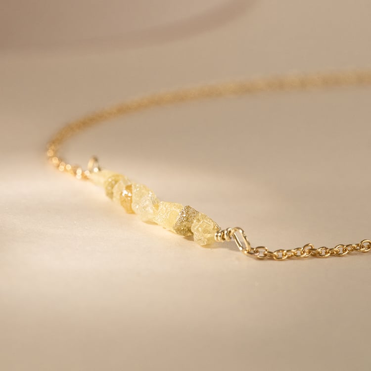 Zlatý náramok so žltými nebrúsenými diamantmi Fionne 120361