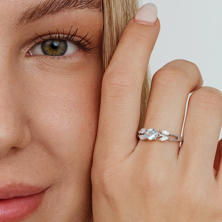 Zásnubný prsteň s akvamarínom a moissanitmi Fera 162531