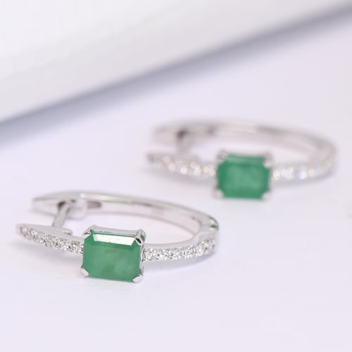 Kruhové náušnice s diamantmi a smaragdmi Naray