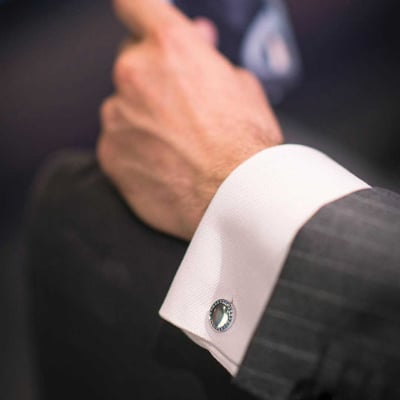 Strieborné manžetové gombíky s modrými diamantmi