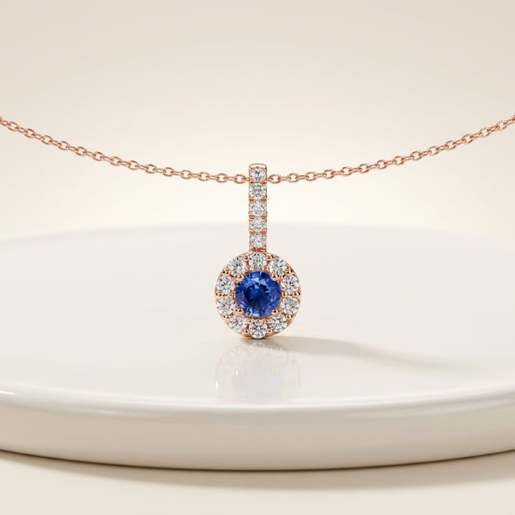 Elegantný prívesok s modrým zafírom a lab-grown diamantmi Harvey 171096