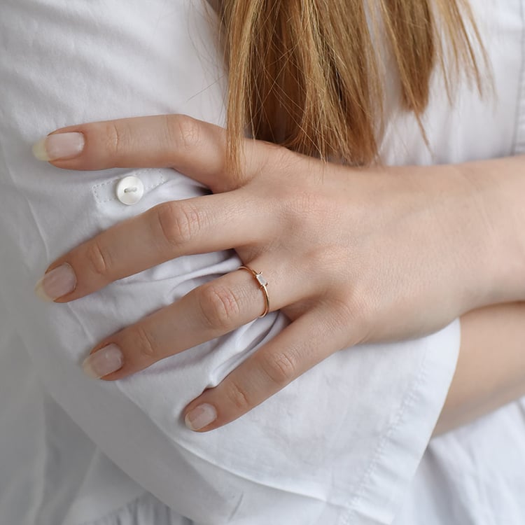 Zlatý prsteň s mesačným kameňom 90326