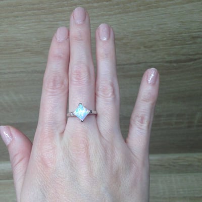 Strieborný prsteň s opálom