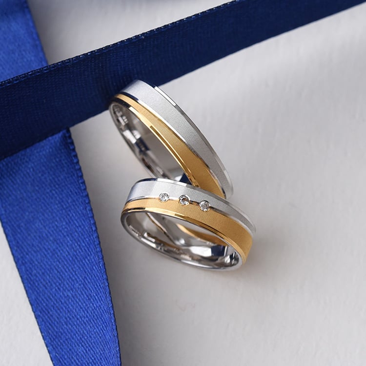 Snubné prstene s tremi diamantmi 75980