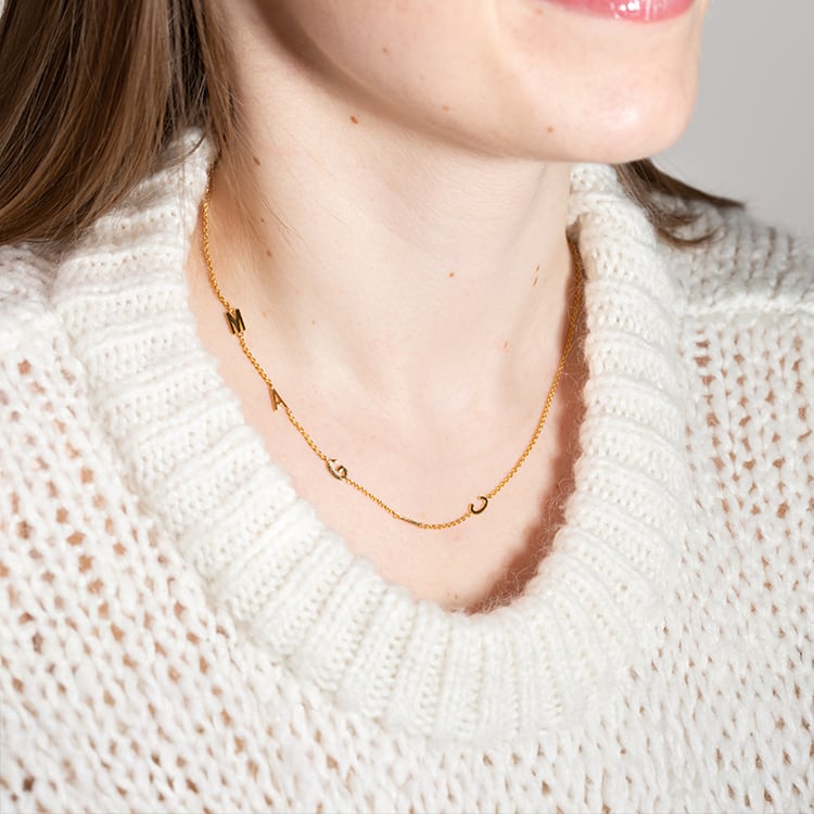 Náhrdelník s 5 písmenami vašej voľby a diamantom Lupe 151206