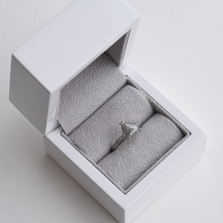 Prsteň se salt and pepper diamantom 73717