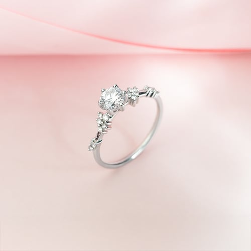 Romantický zásnubný prsteň s lab-grown diamantmi Therese