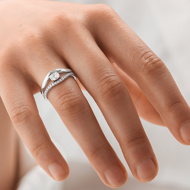 Atypická obrúčka s diamantmi 154849