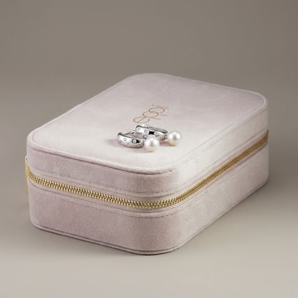 Strieborné minimalistické visiace náušnice s perlou a zirkóny Azad