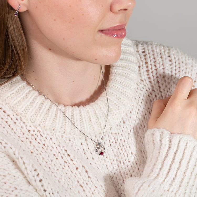 Strieborný prívesok matka a dieťa s rubínom a diamantom Ella 151213