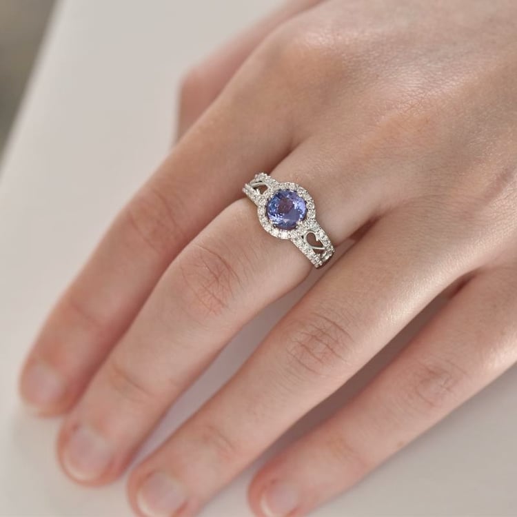 Zásnubný prsteň s tanzanitom 106885