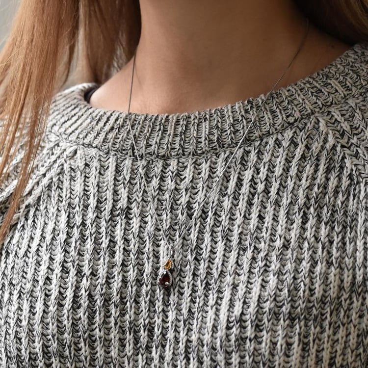 Strieborný prívesok s granátom, citrínom a zirkónmi 36090