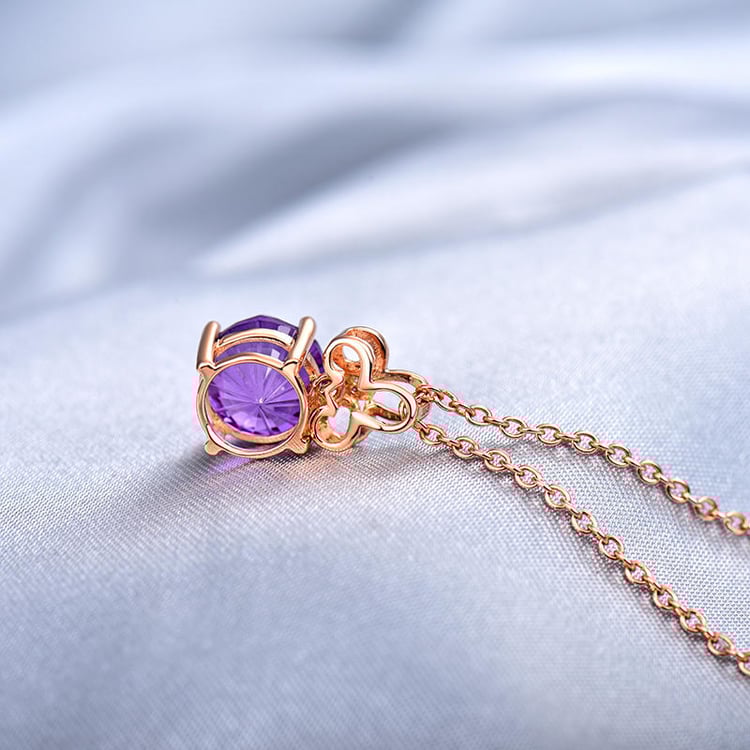 Ametyst v náhrdelníku 18479
