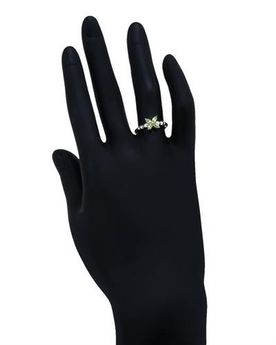 Strieborný prsteň s peridotmi 631