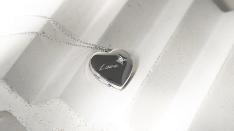 Symbolika šperkov: Spomienky ukryté v medailóniku vám zostanú navždy