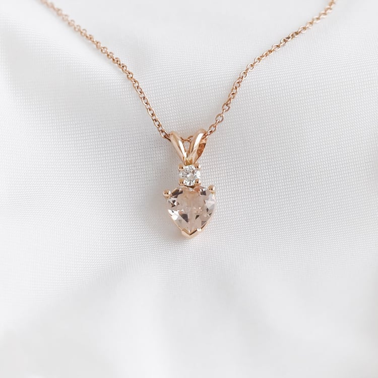 Prívesok zo zlata s morganitovým srdcom a diamantom 93710