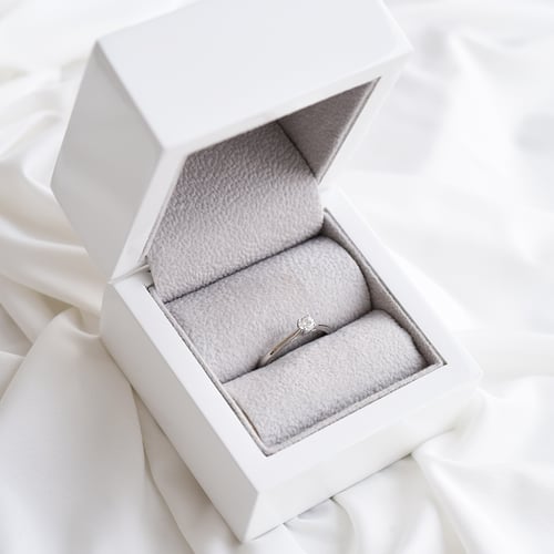 Prsteň s výberom karátovej váhy lab-grown diamantu Beau