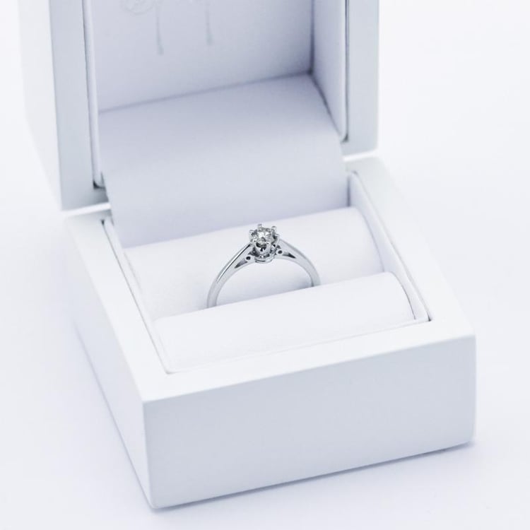 Zásnubný platinový prsteň 10547