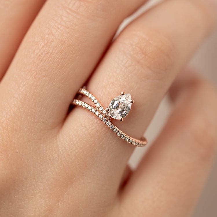 Atypický zásnubný prsteň s lab-grown diamantmi Finie 138633