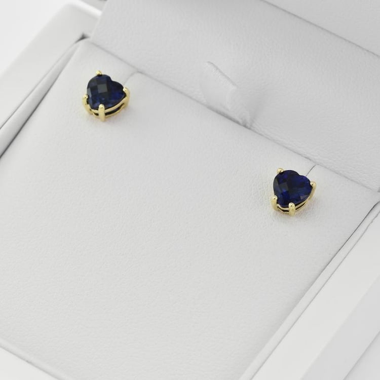 Srdiečkové zafíry v zlatých náušniciach 31445
