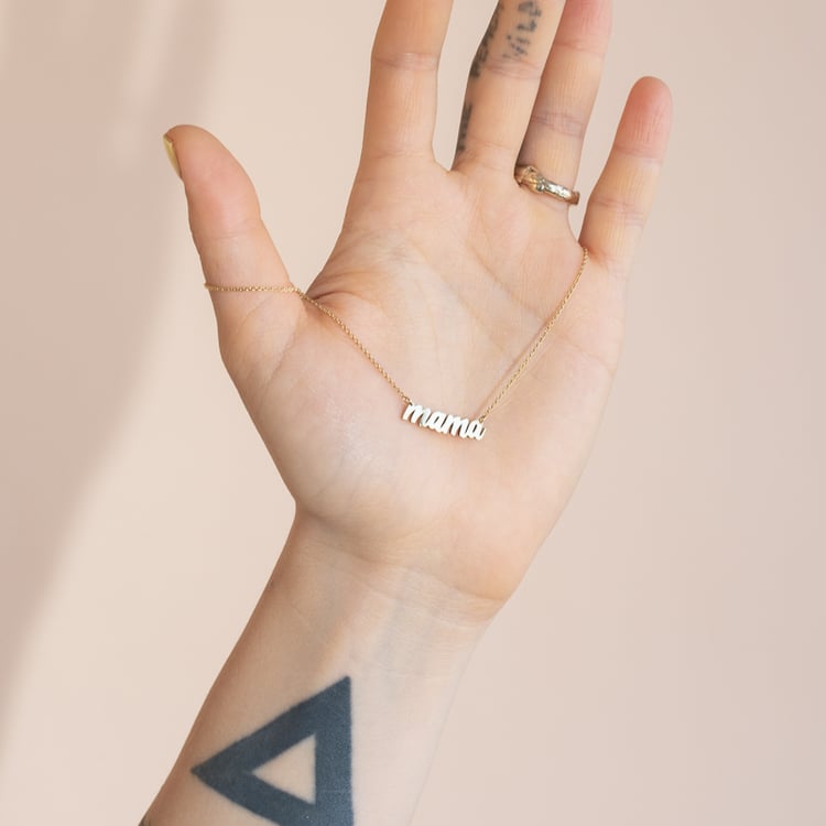 Náhrdelník s nápisom Mama 119451