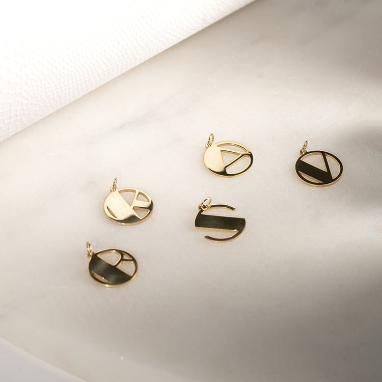 Prívesok s vykrojeným písmenom S Alphabet 142805