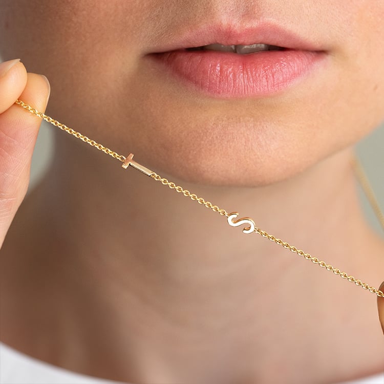 Náhrdelník s 2 písmenami vašej voľby a diamantom Lupe 145485