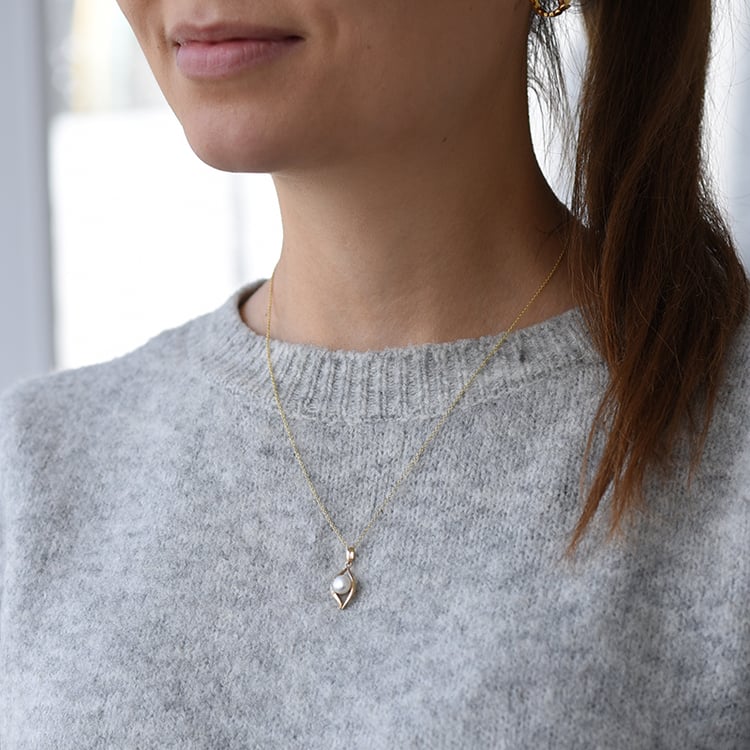 Zlatý prívesok s perlou a zirkónmi 61492