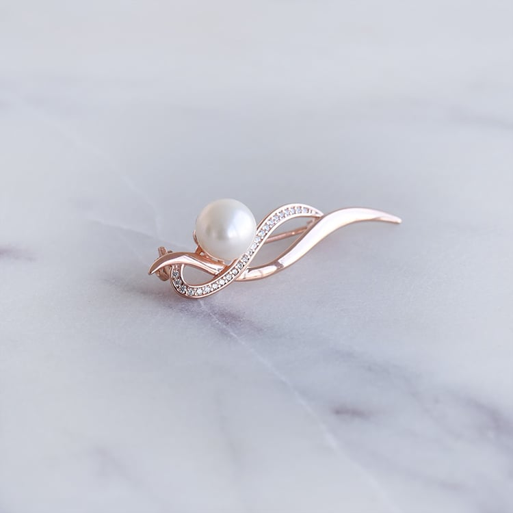 Pozlátená brošňa s perlou 87974