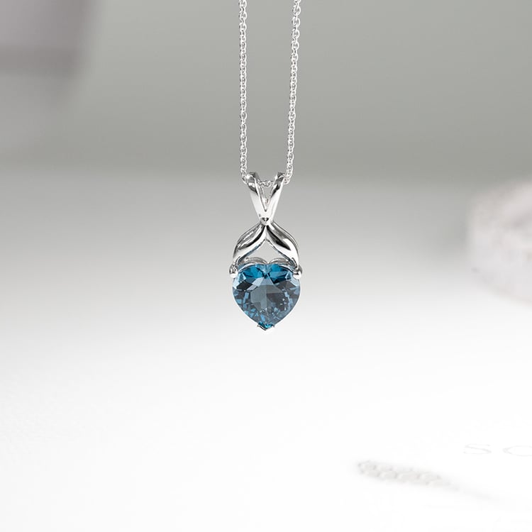 Strieborný prívesok so srdiečkovým topásom Xerafina 130628