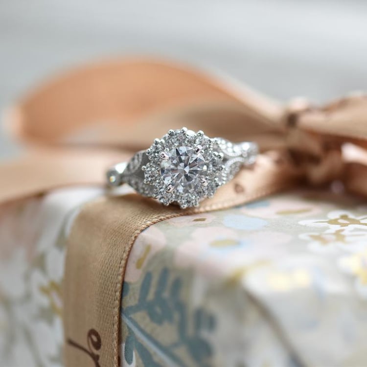 Zlatý vintage prsteň 40626