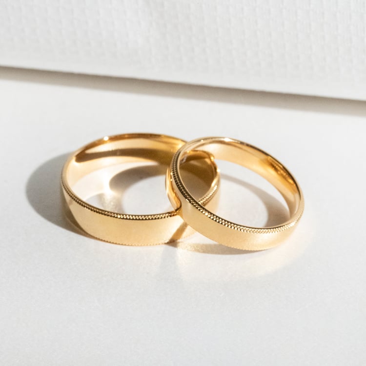 Zlaté svadobné obrúčky so zdobenými okrajmi Marsh 113986