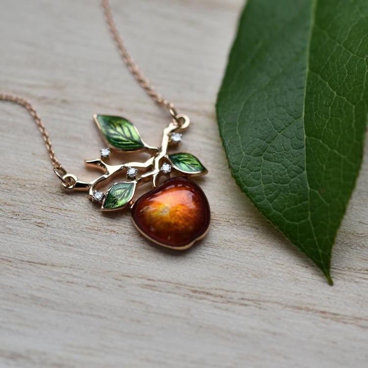 Zlatý diamantový náhrdelník s jablkom 43391