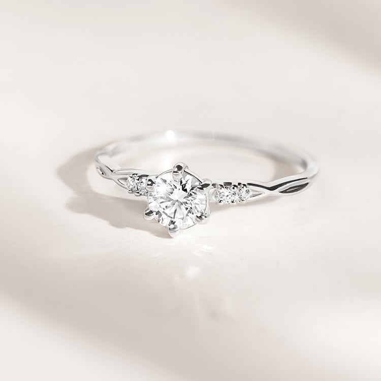 Zásnubný prsteň z bieleho zlata s 0.5ct IGI certifikovaným lab-grown diamantom Mileva 158295