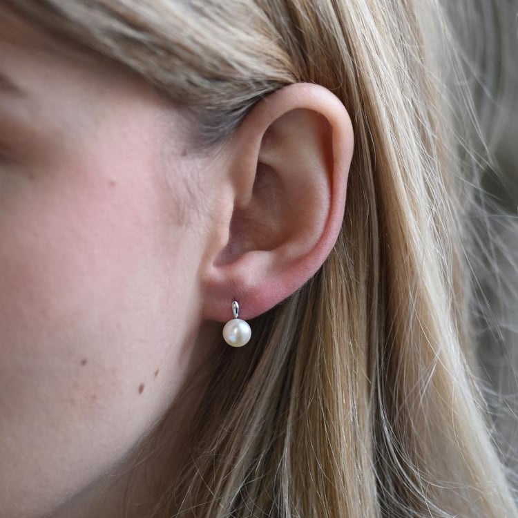 Elegantné zlaté dámske perlové náušnice 50226