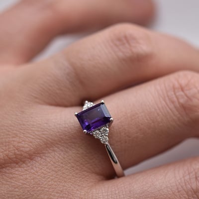 Ametystový prsteň