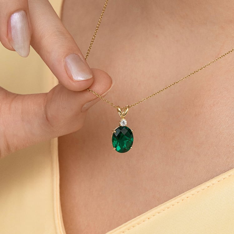 Zlatý prívesok s lab-grown smaragdom Marta 165048