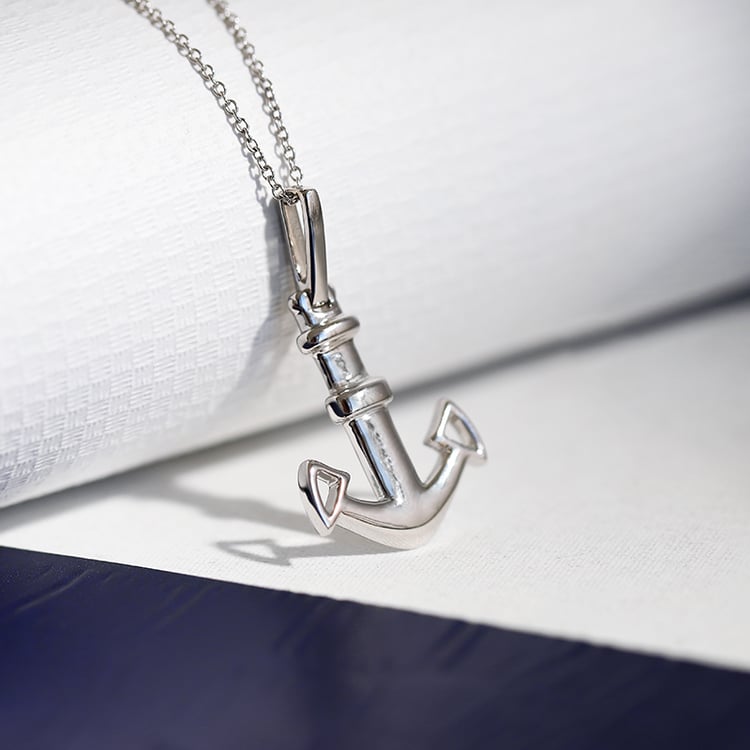 Zlatý prívesok s kotvou Eriw 111125