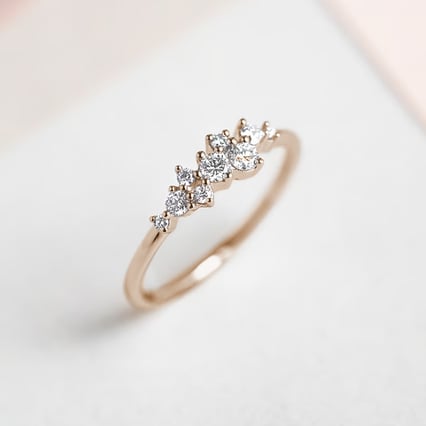 Cluster prsteň zo zlata v orieškové farbe s lab-grown diamantmi Isolde