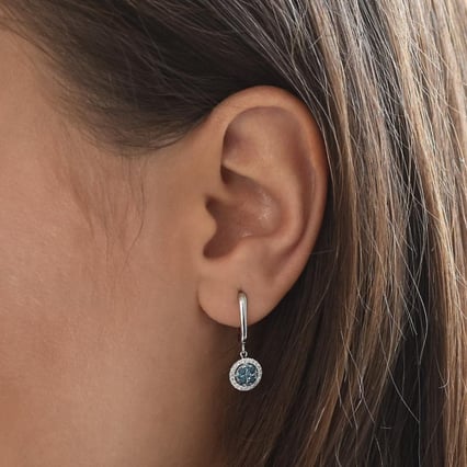 Visiace zlaté náušnice s diamantmi Levian