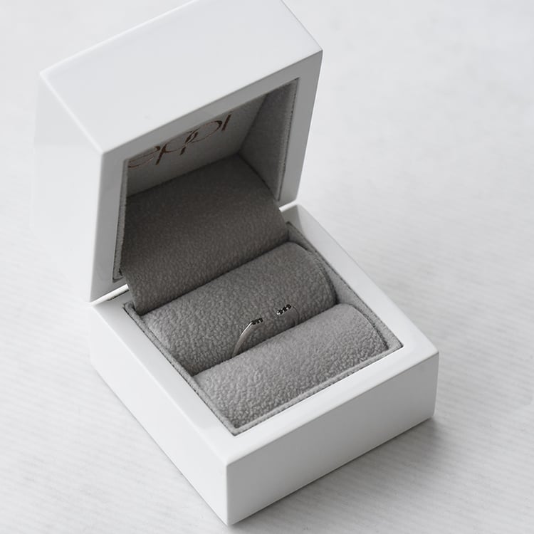 Prsteň zo striebra s diamantmi 73079