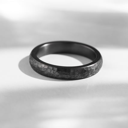 Tepaný prsteň z tantalu Rosser