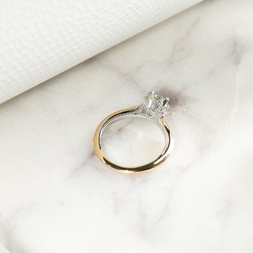 Zásnubný prsteň s postrannými marquise diamantmi Lisabet
