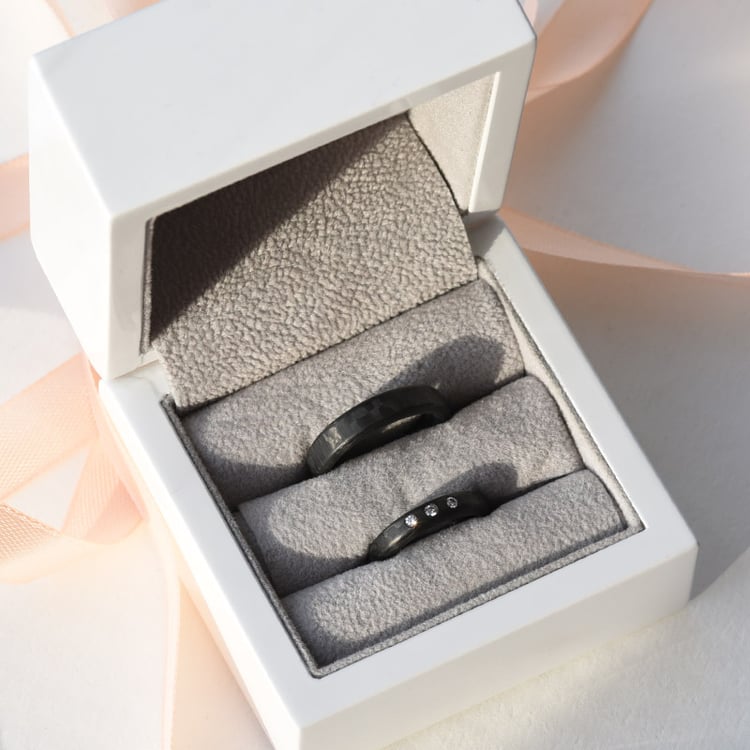 Karbonové prstene s diamantmi 77516