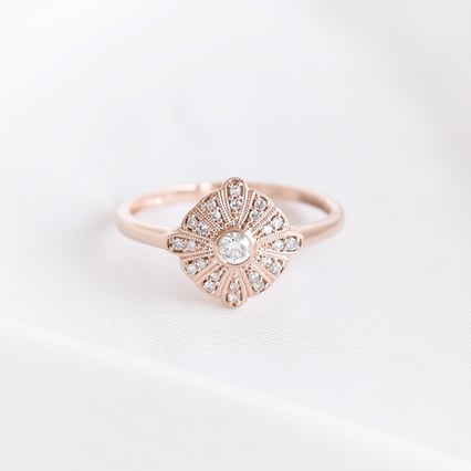 Zlatý prsteň s diamantovým kvetom Amabelle