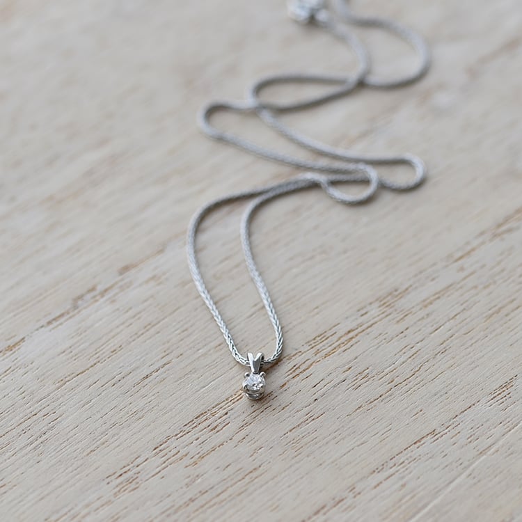 Náhrdelník z platiny s diamantom 60887