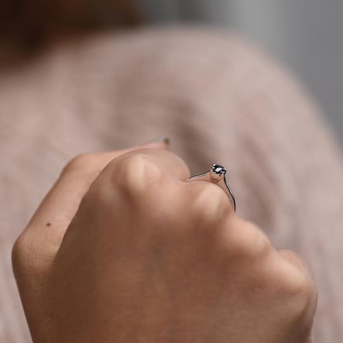  Zásnubný prsteň so srdiečkom a čiernym diamantom Langia